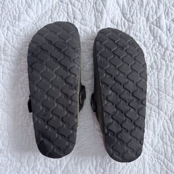 Slip-On Clogs-New Condition! - Picture 7 of 7
